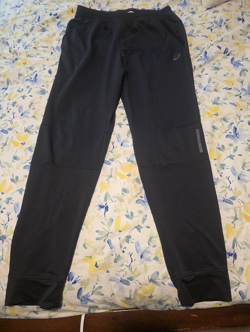 Asics Black Men's Training Joggers with Reflective Detail Size M Elastic Waist